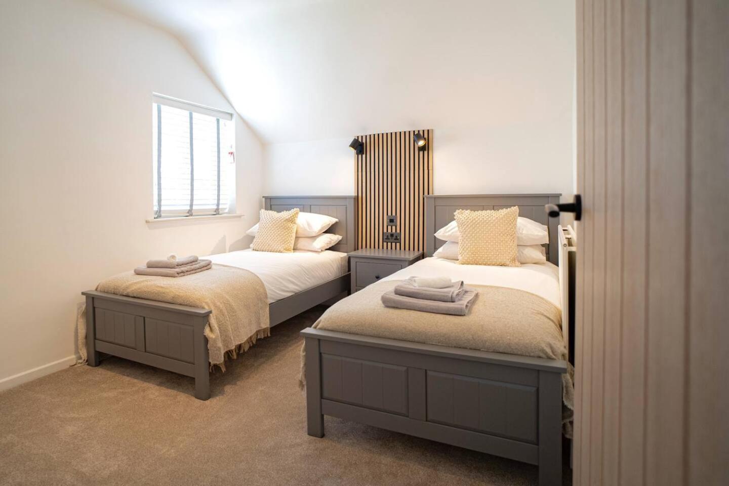 Stylish 2 Bedroom Cottage With Hot Tub And Parking Bewdley Exterior foto